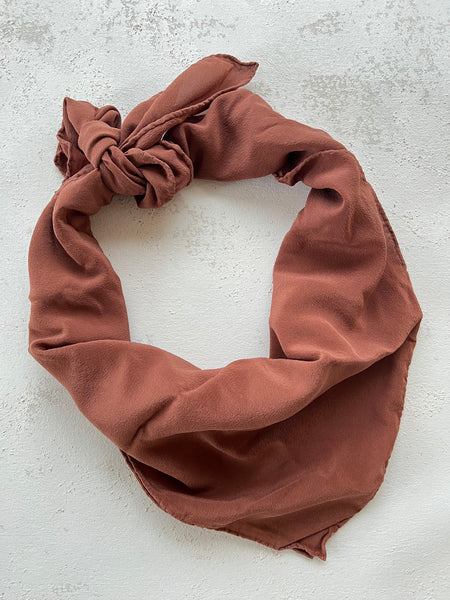 Medium Red-Brown Silk Scarf 'The Classic' 464 – Tono + co